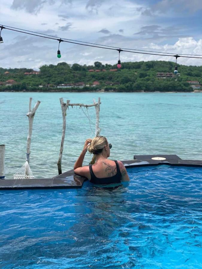 The Waterfront Beach House Nusa Lembongan  Exterior photo