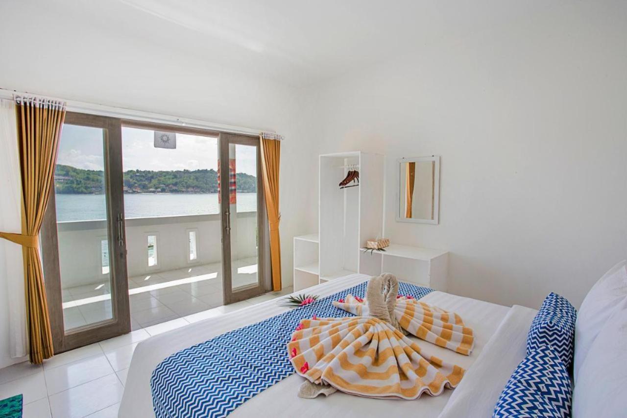 The Waterfront Beach House Nusa Lembongan  Exterior photo