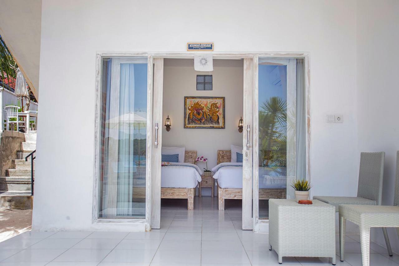 The Waterfront Beach House Nusa Lembongan  Exterior photo