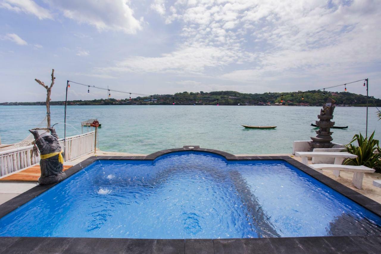 The Waterfront Beach House Nusa Lembongan  Exterior photo