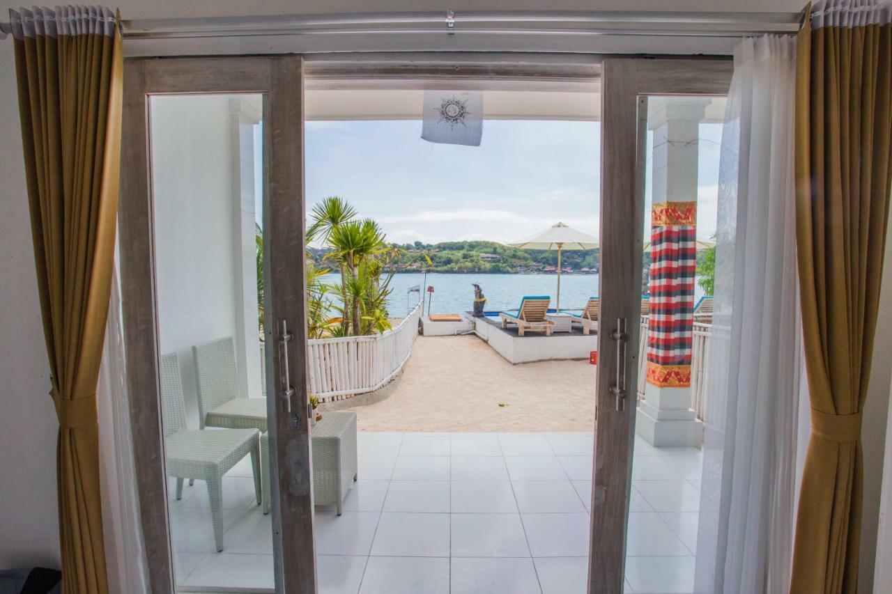 The Waterfront Beach House Nusa Lembongan  Exterior photo