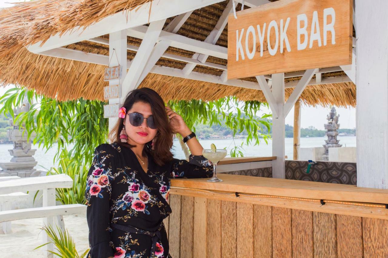 The Waterfront Beach House Nusa Lembongan  Exterior photo