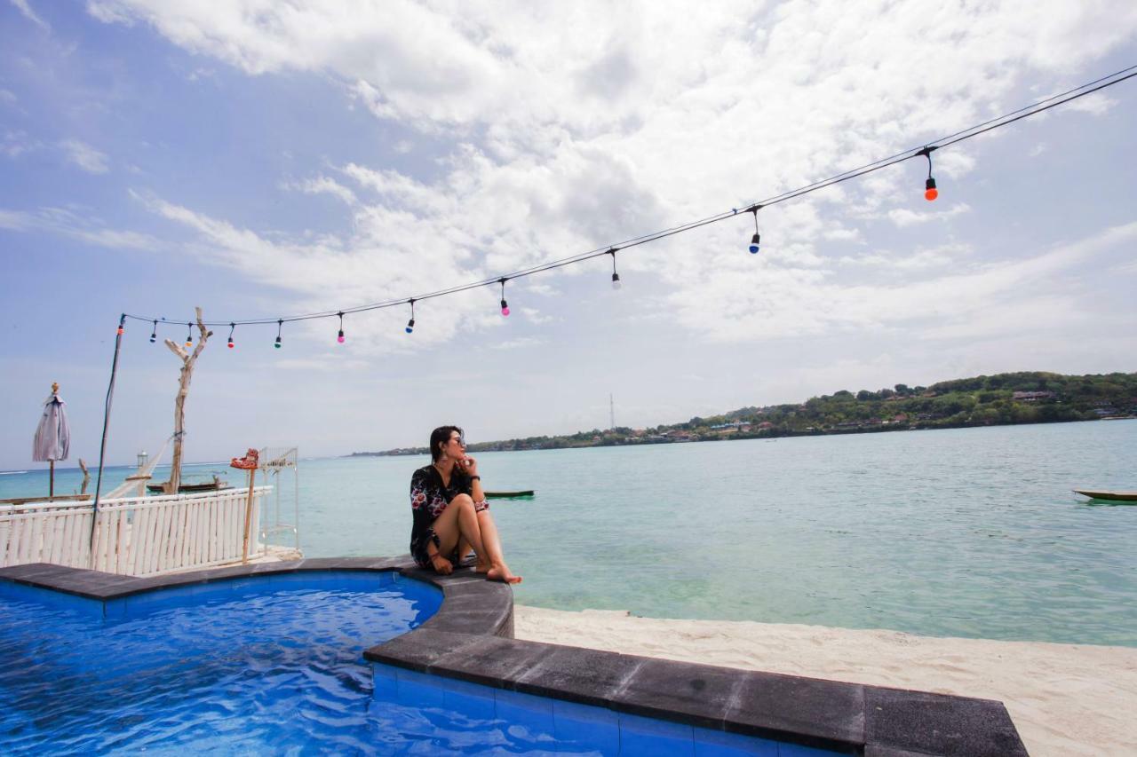 The Waterfront Beach House Nusa Lembongan  Exterior photo