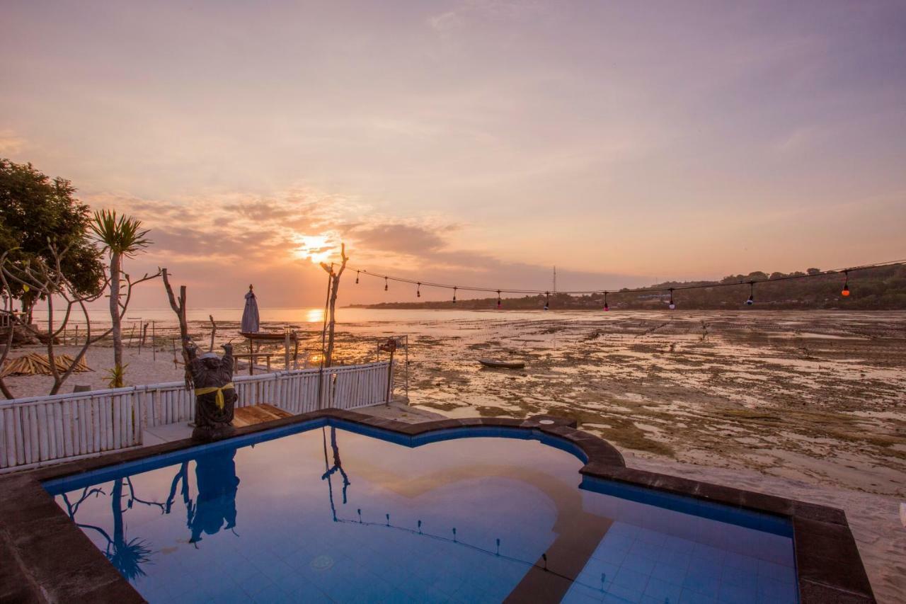 The Waterfront Beach House Nusa Lembongan  Exterior photo