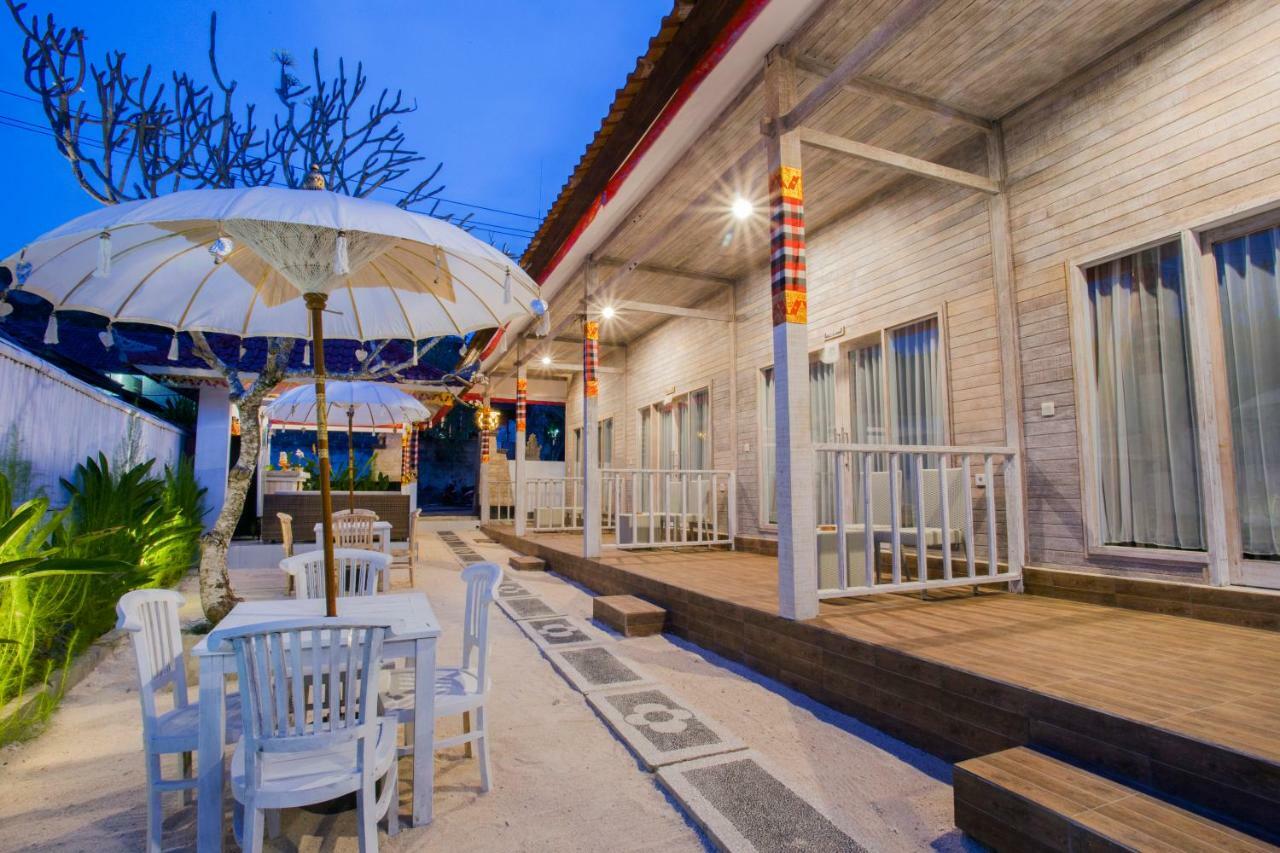 The Waterfront Beach House Nusa Lembongan  Exterior photo