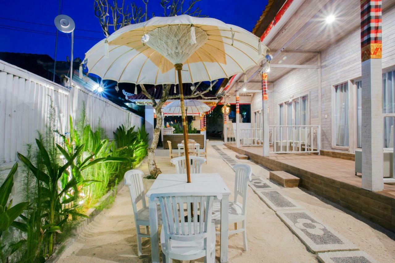 The Waterfront Beach House Nusa Lembongan  Exterior photo