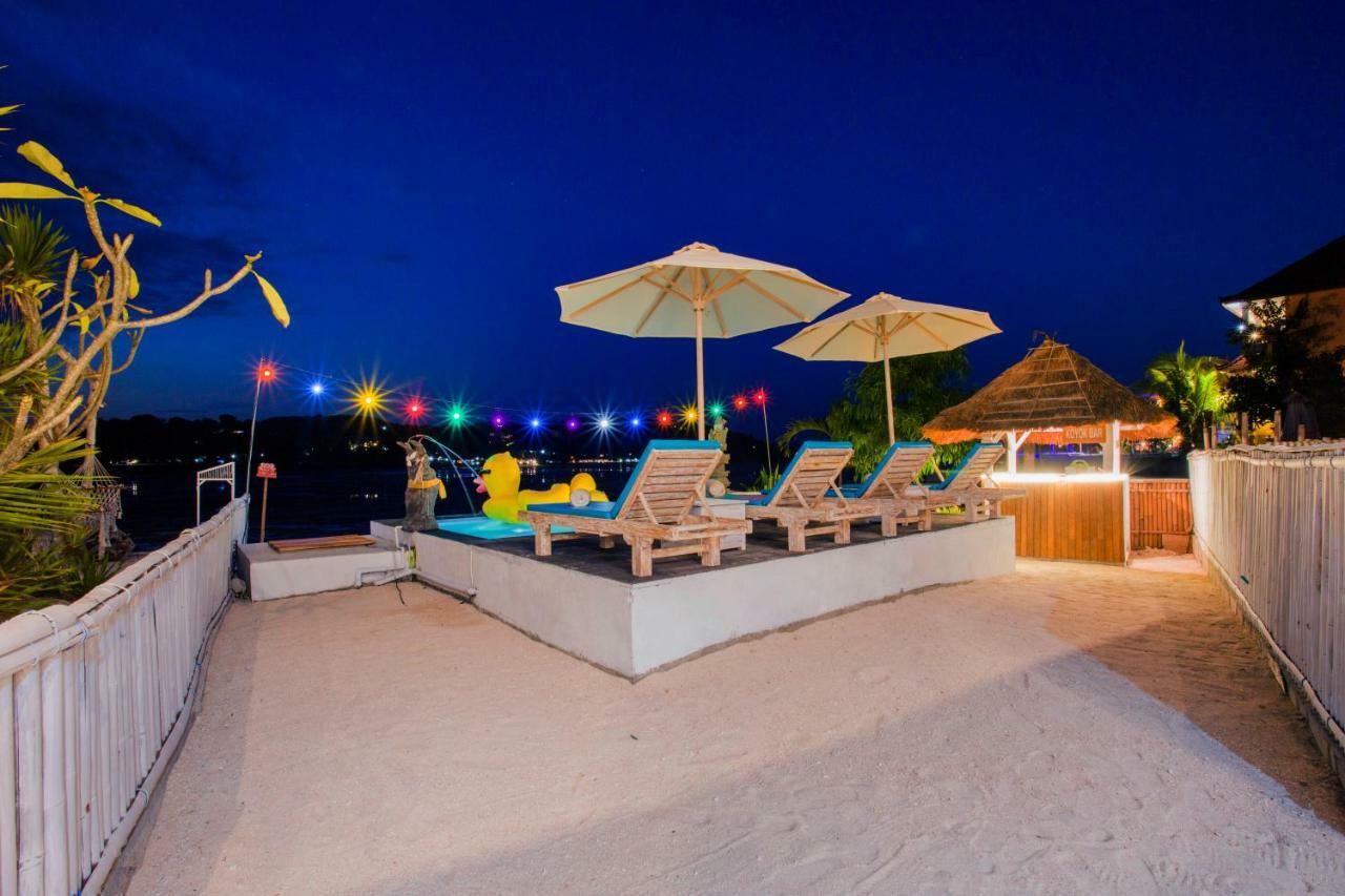 The Waterfront Beach House Nusa Lembongan  Exterior photo