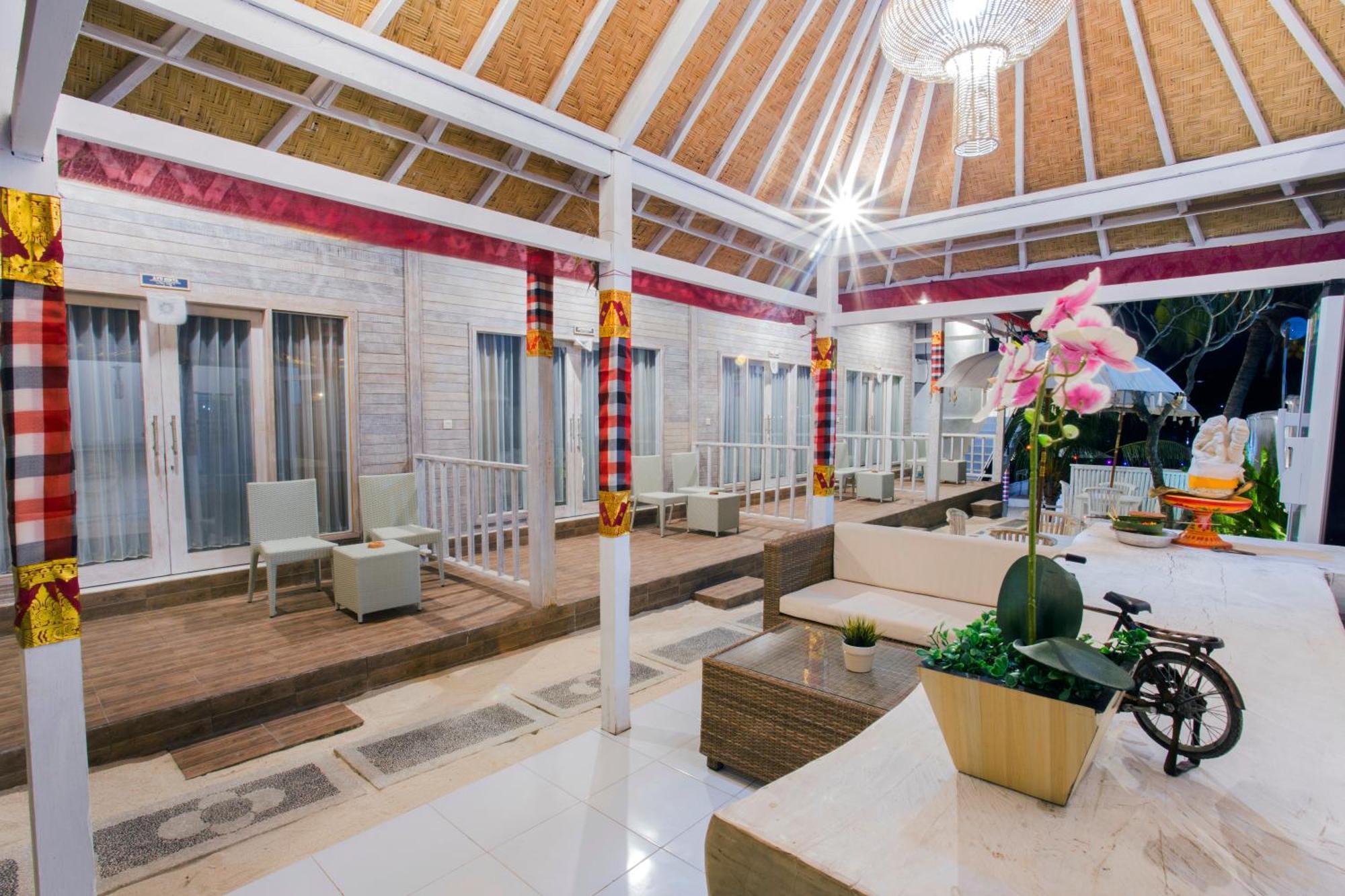 The Waterfront Beach House Nusa Lembongan  Exterior photo