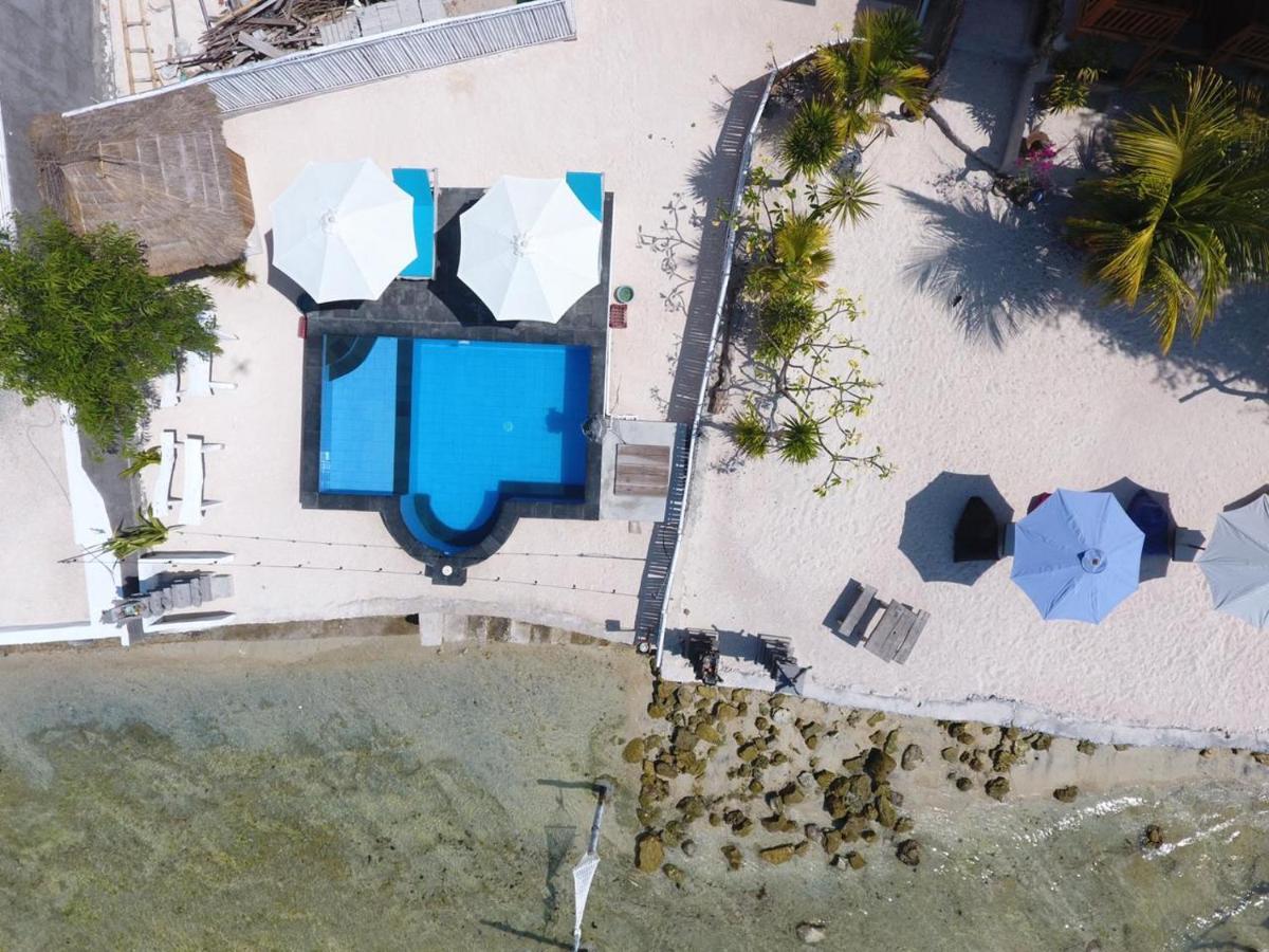 The Waterfront Beach House Nusa Lembongan  Exterior photo