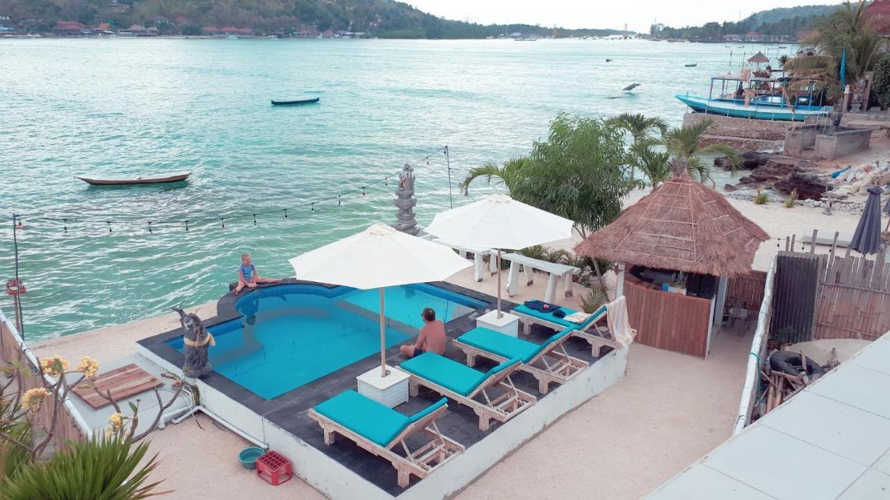 The Waterfront Beach House Nusa Lembongan  Exterior photo